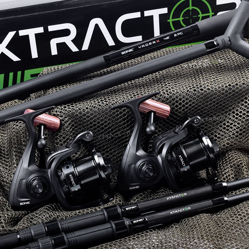 Sonik Xtractor Box Kit 2 Rods 3,00 lb + 2 Reels + 1 Landing Net