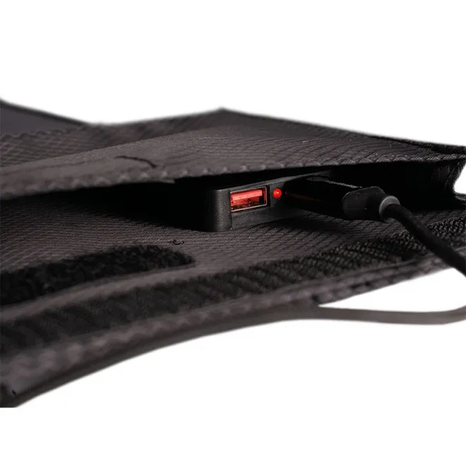 RidgeMonkey Vault QC3.0 USB-A 21 W Solar Panel RM928